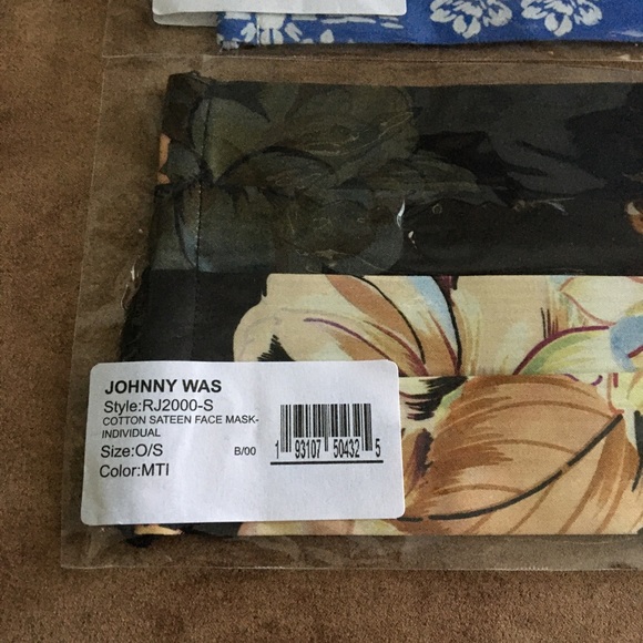 JOHNNY WAS NWT AUTHENTIC TWO COTTON SATEEN 😷GORGEOUS STYLISH FACE MASK. - Picture 3 of 7